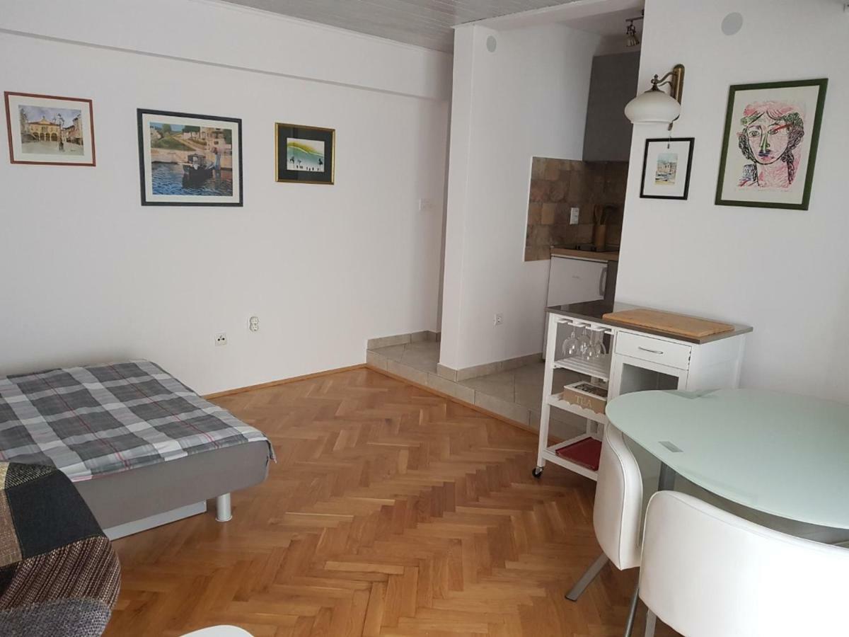 L&M Studio Apartman Apartment Пула Екстериор снимка