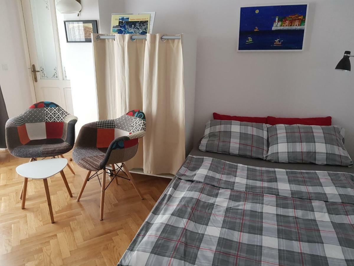 L&M Studio Apartman Apartment Пула Екстериор снимка