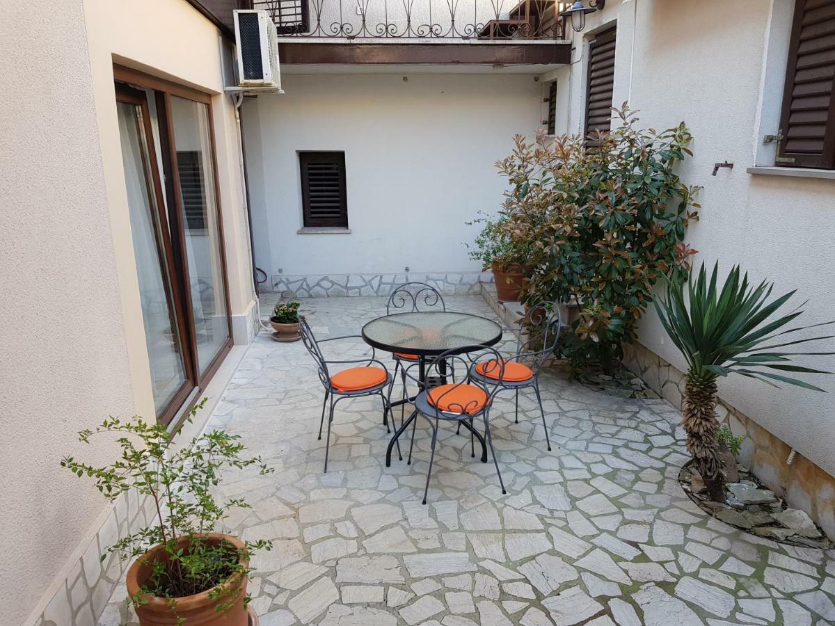 L&M Studio Apartman Apartment Пула Екстериор снимка