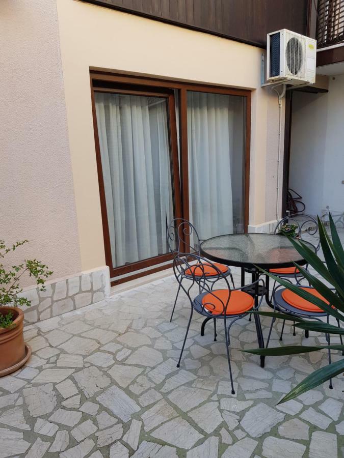 L&M Studio Apartman Apartment Пула Екстериор снимка